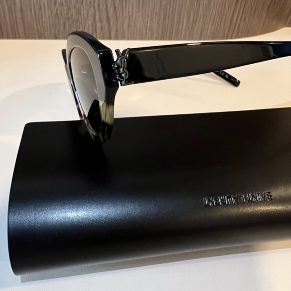🎁NWT YSL Sunglasses - Picture 5 of 9